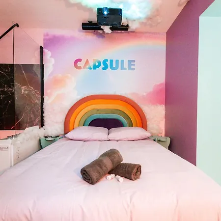 Capsule Cloud - Jacuzzi - Projecteur Cinema