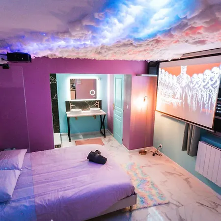Capsule Cloud - Jacuzzi - Projecteur Cinema
